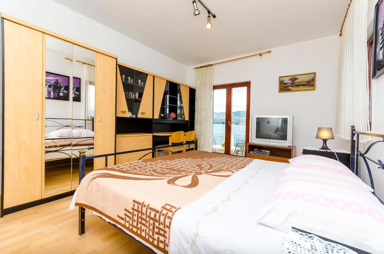 Apartments Marijana Trogir Bagian luar foto