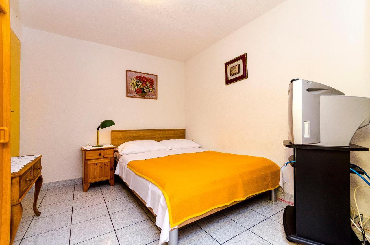 Apartments Marijana Trogir Bagian luar foto